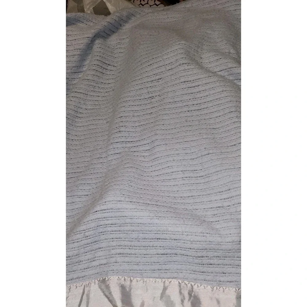 Vtg Light Blue Thermal Waffle Weave Acrylic Blanket Satin Trim Soft 84x90 Full